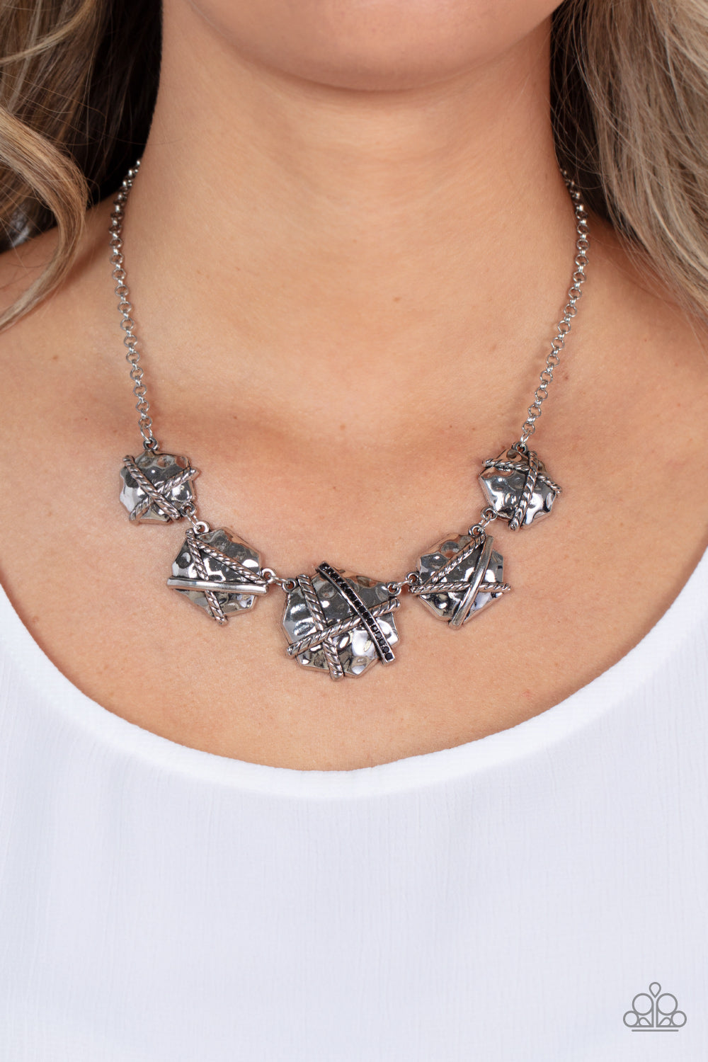 Keep Guard - Black Paparazzi Necklace (PZ-2490)