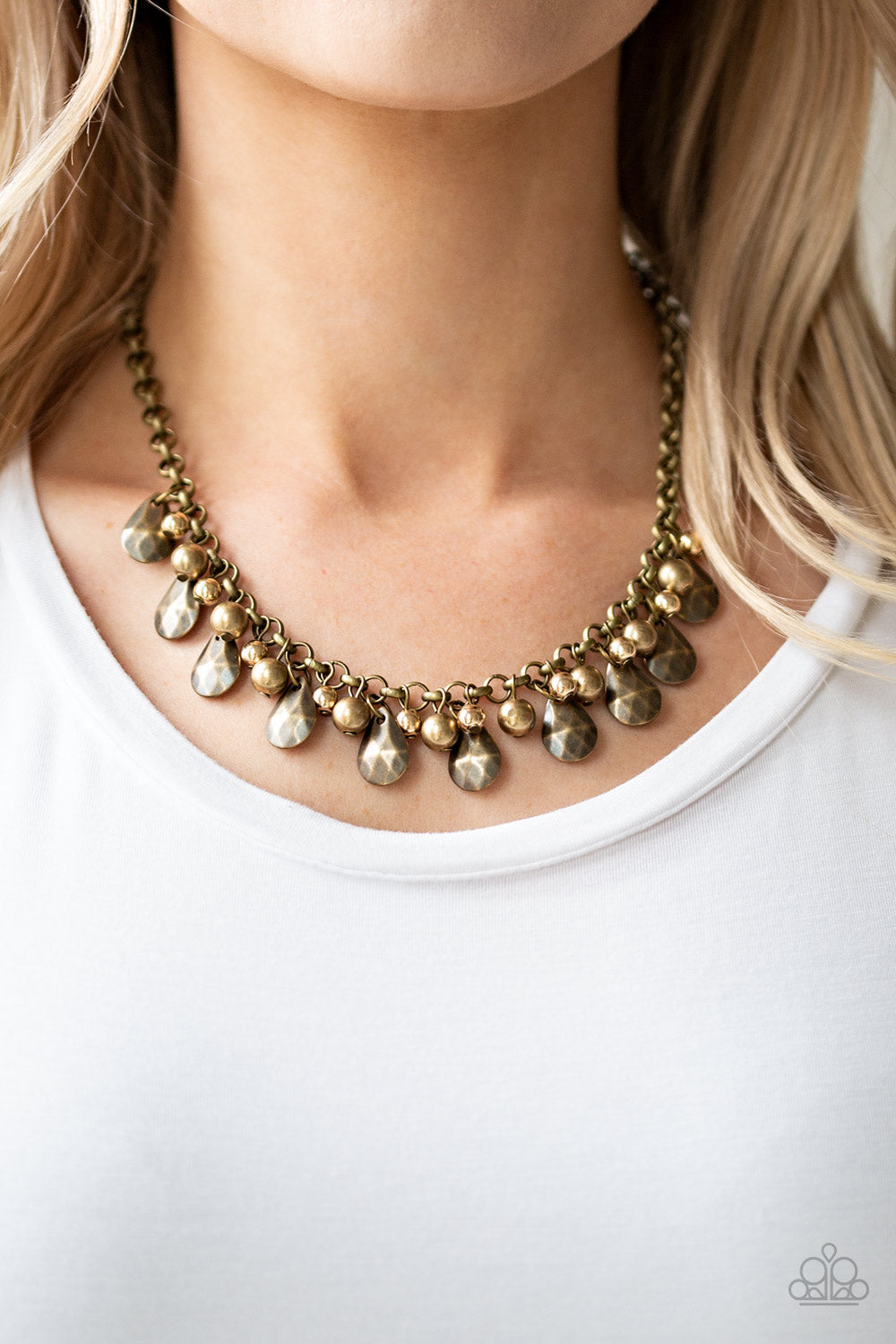 Stage Stunner - Brass-Paparazzi Necklace (PZ-979)
