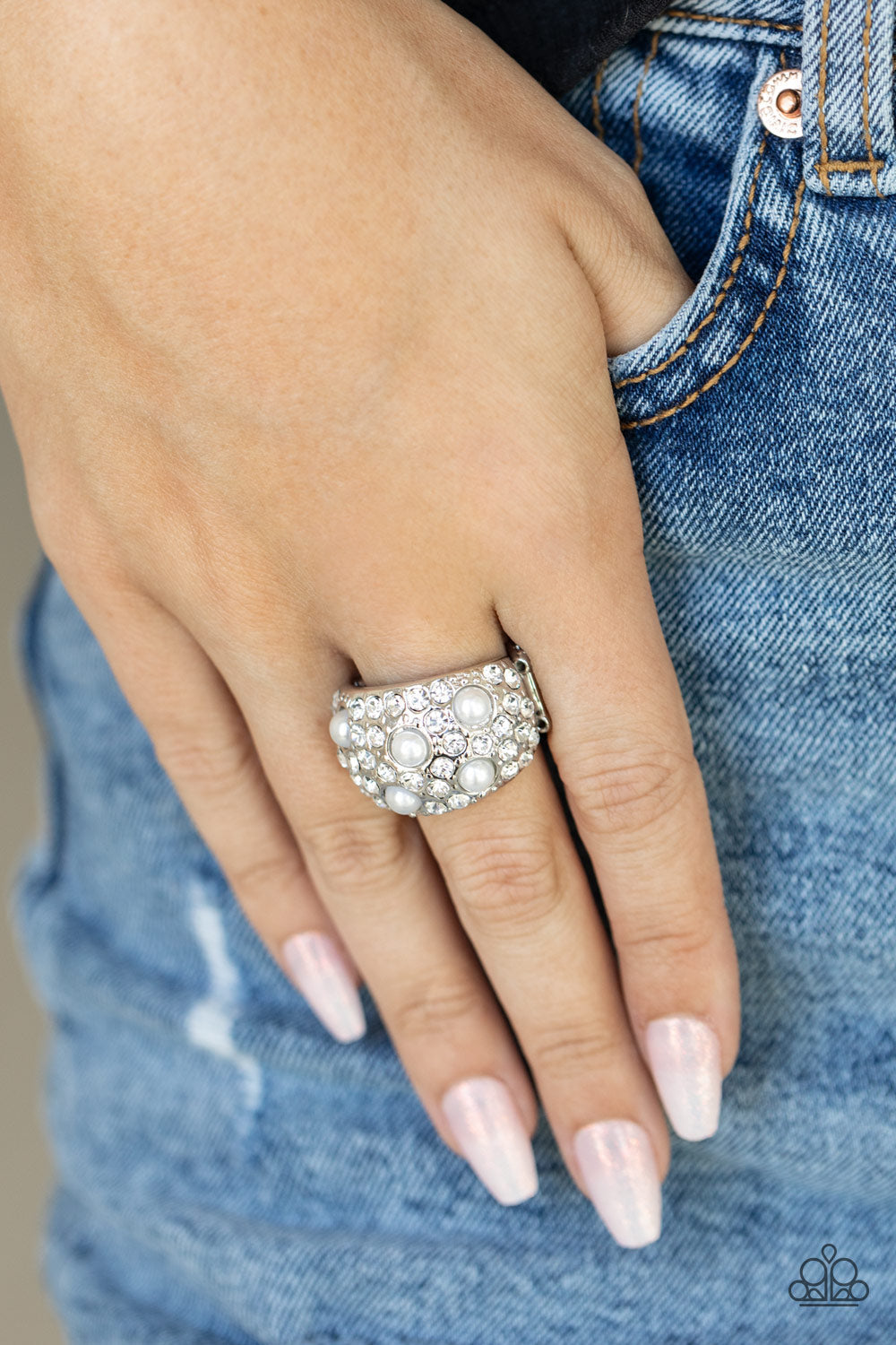 Gatsbys Girl - White Paparazzi Ring Convention 2021 (P44)