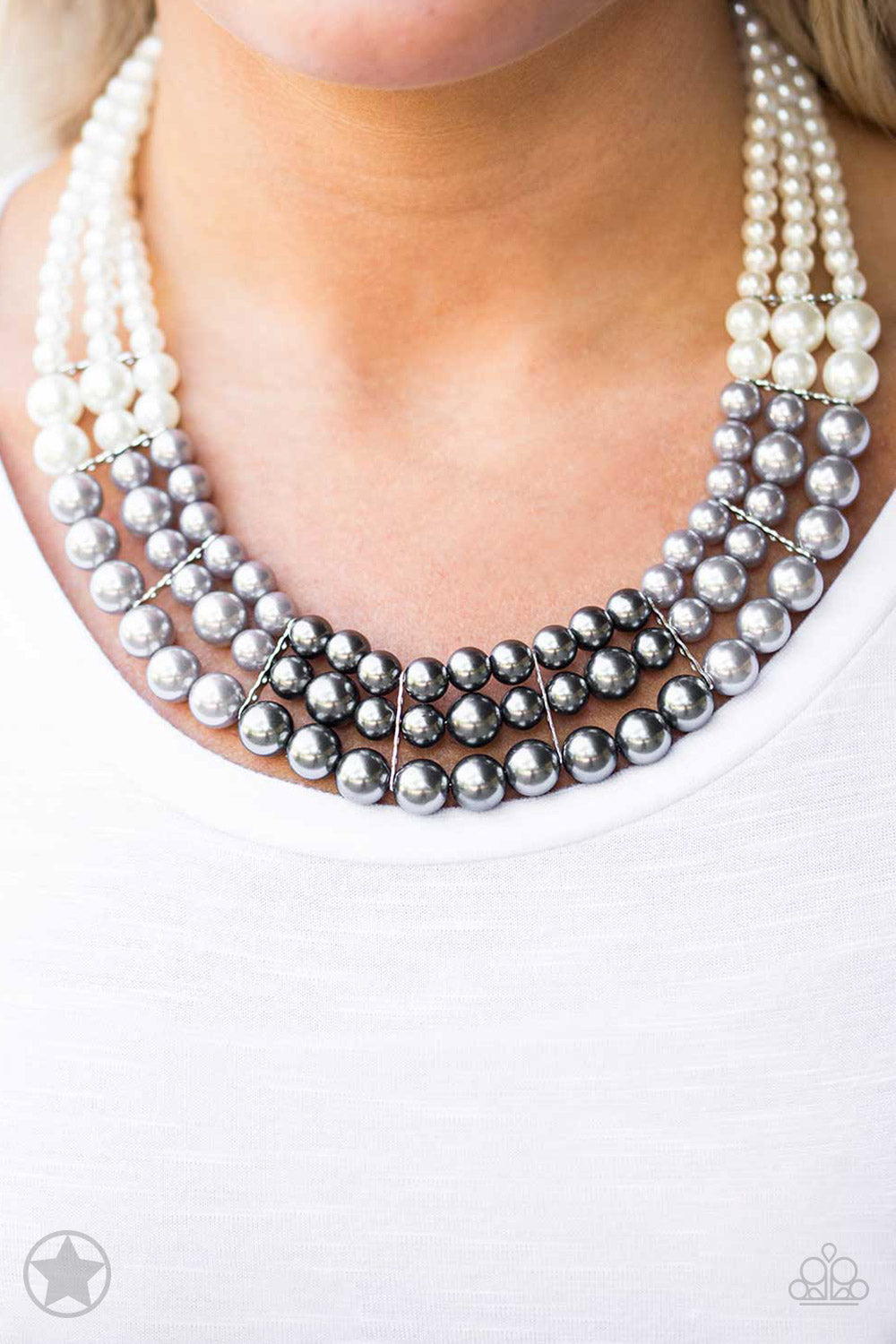 Paparazzi Blockbuster Short Necklace - Lady In Waiting - Silver