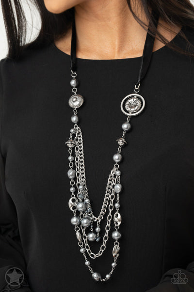 Paparazzi Blockbuster Necklace - All The Trimmings - Black