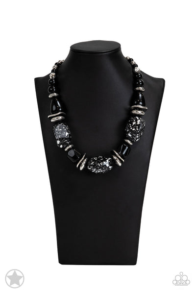 Paparazzi Blockbuster Necklace - In Good Glazes - Black