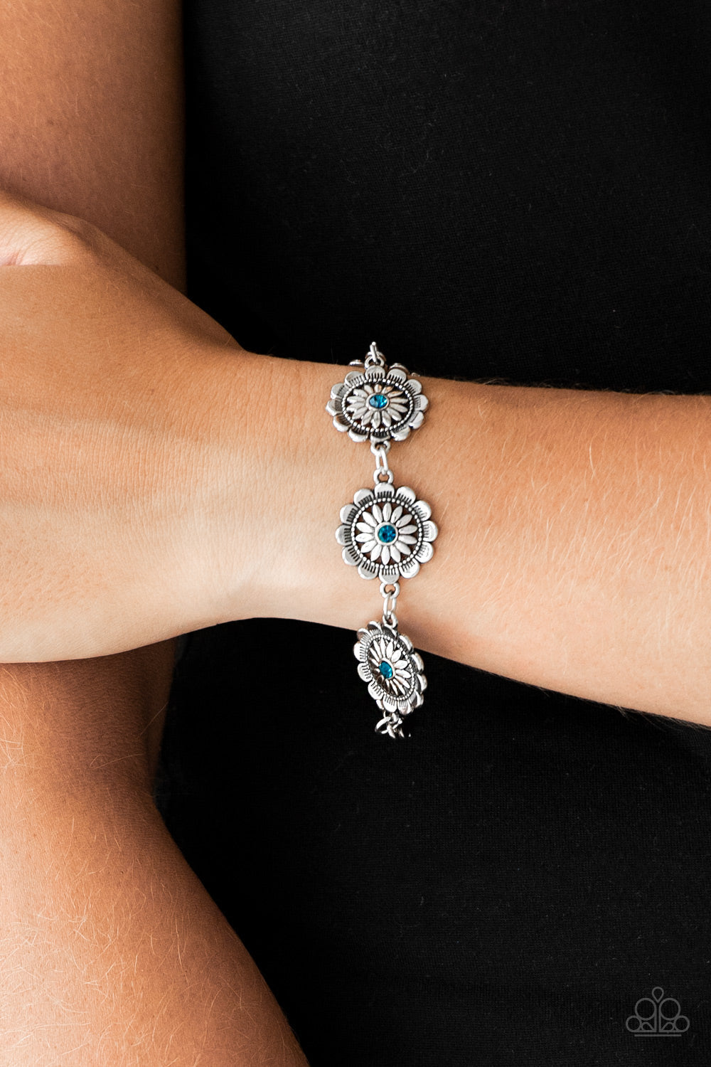 Paparazzi Bracelet - Funky Flower Child - Blue (PZ-570)