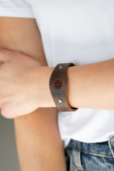 Paparazzi Urban Wrap - Pleasantly Pioneer - Brown (UB122)