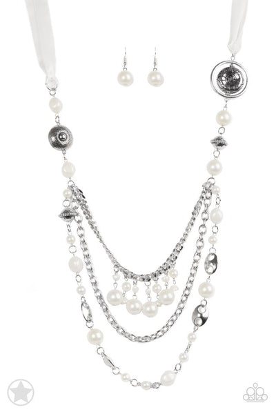Paparazzi Blockbuster Necklace - All The Trimmings - Ivory
