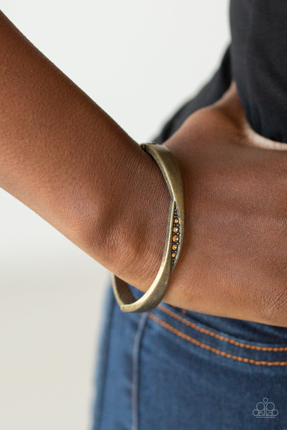 Paparazzi Hinged Bracelet - Glittering Grit - Brass (#2122)