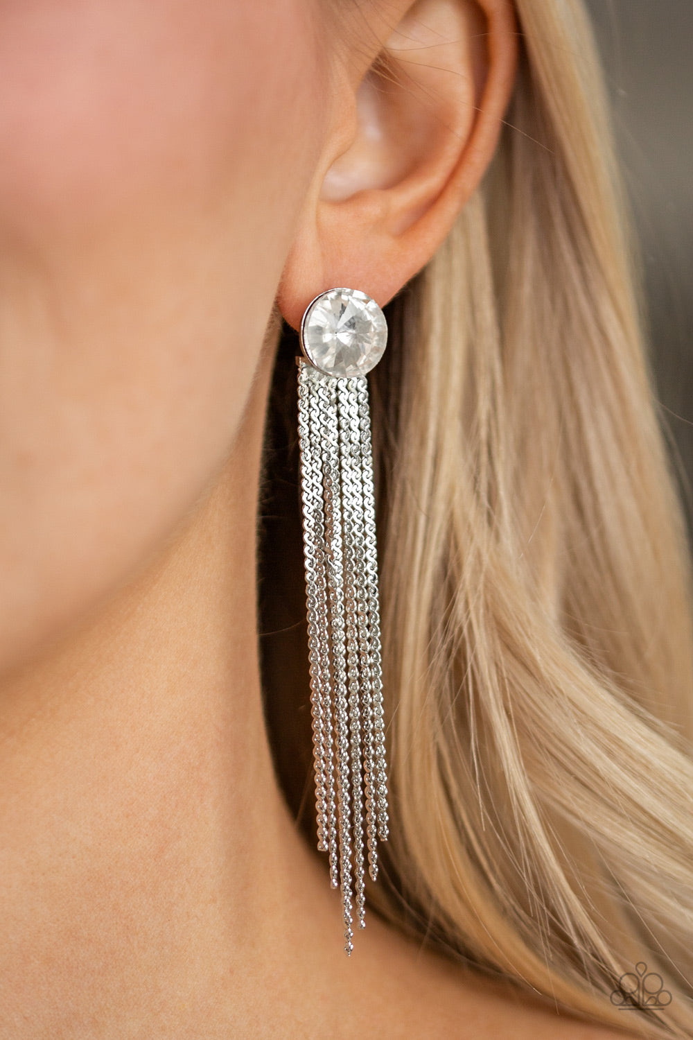 Level Up - White-Paparazzi Earring (PZ-1113)
