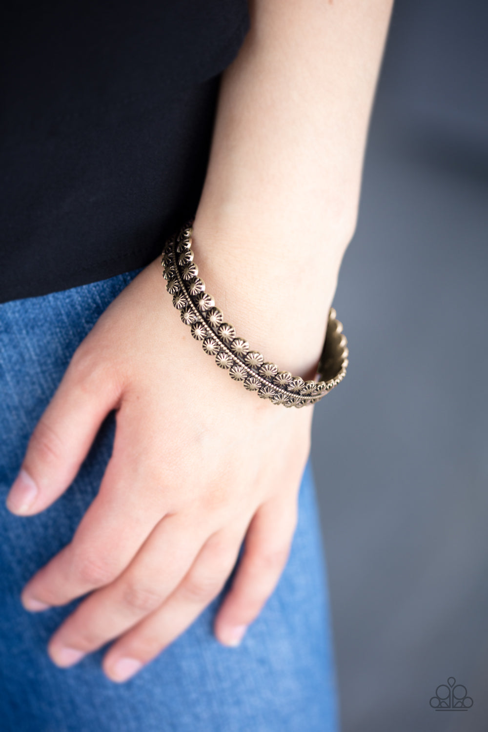 Rustic Relic - Brass-Paparazzi Bracelet (PZ-888)