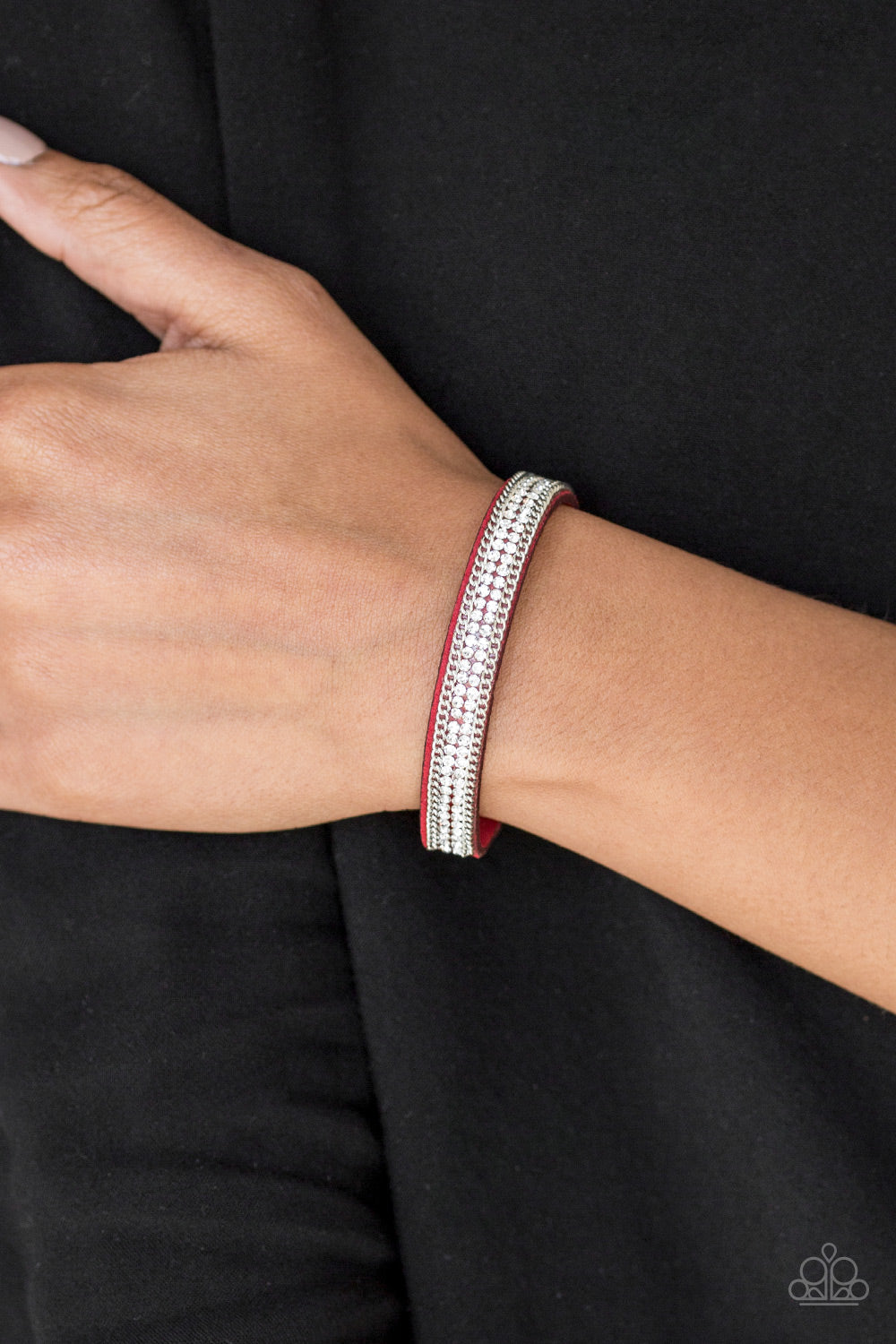 Paparazzi Urban Wrap - Babe Bling - Red (W169)