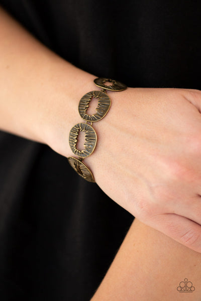Cut It Out! - Brass Paparazzi Bracelet (#2680)
