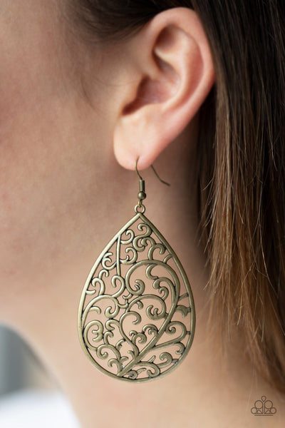 Paparazzi Earrings - Grapevine Grandeur - Brass (#699)