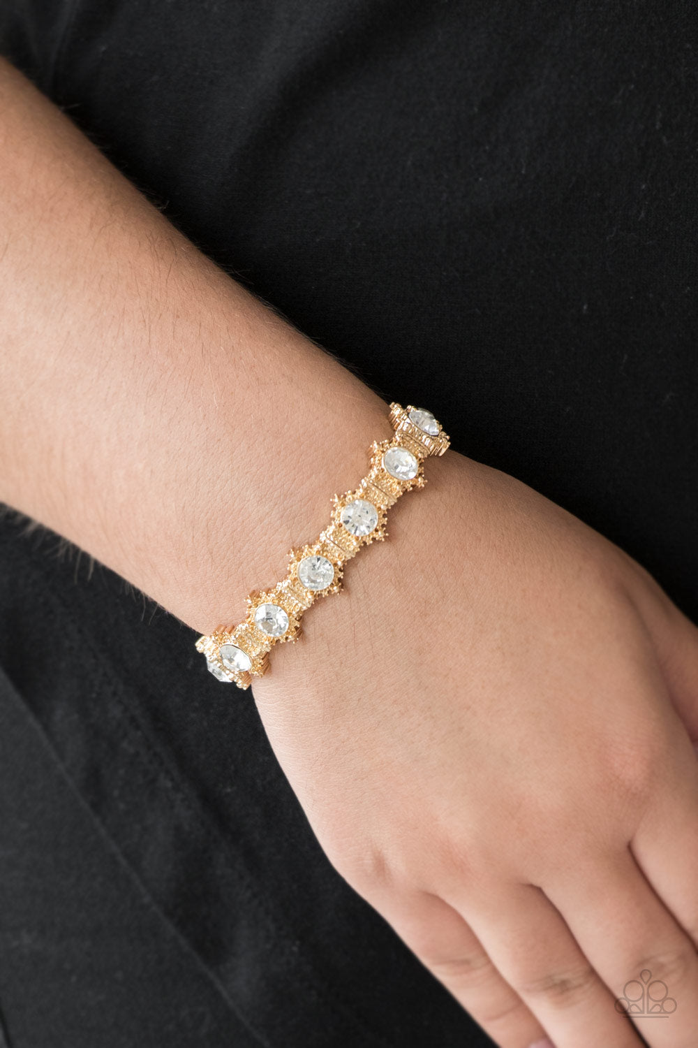 Paparazzi Stretch Bracelet - Strut Your Stuff - Gold (PZ-472)