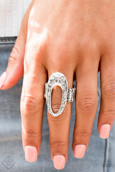 Paparazzi Sept 2019 Fashion Fix Ring - Artsy Artisan - Silver
