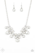 Paparazzi Oct 2019 Fashion Fix Short Necklace - Demurely Debutante - White (PZ-963)