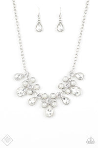 Paparazzi Oct 2019 Fashion Fix Short Necklace - Demurely Debutante - White (#963)