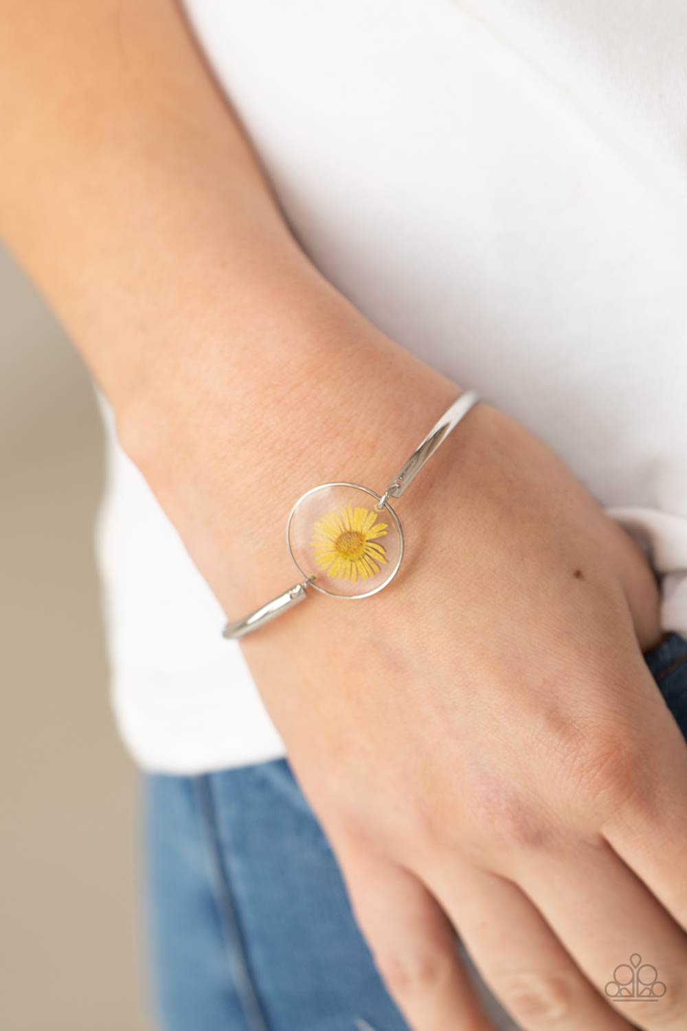 Cottage Season - Yellow Paparazzi Bracelet(#4834)