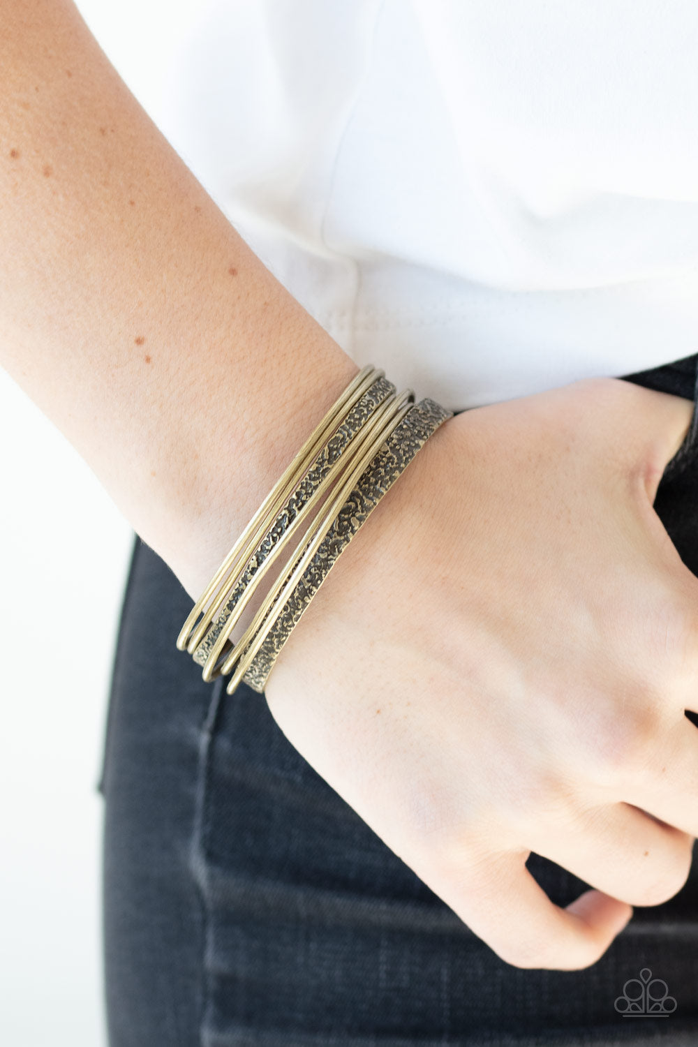 Full Circle - Brass-Paparazzi Bracelet (PZ-870)