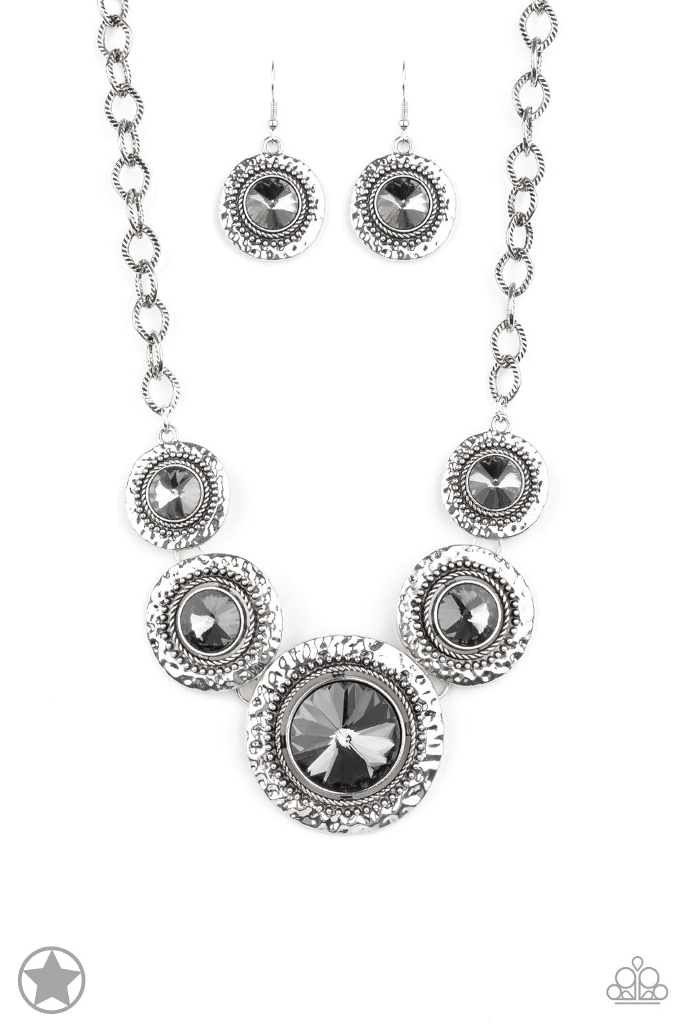Paparazzi Blockbuster Necklace - Global Glamour