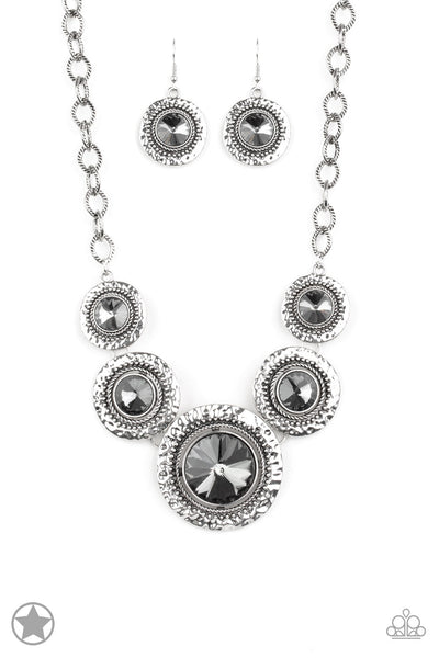 Paparazzi Blockbuster Necklace - Global Glamour