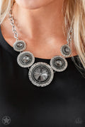 Paparazzi Blockbuster Necklace - Global Glamour