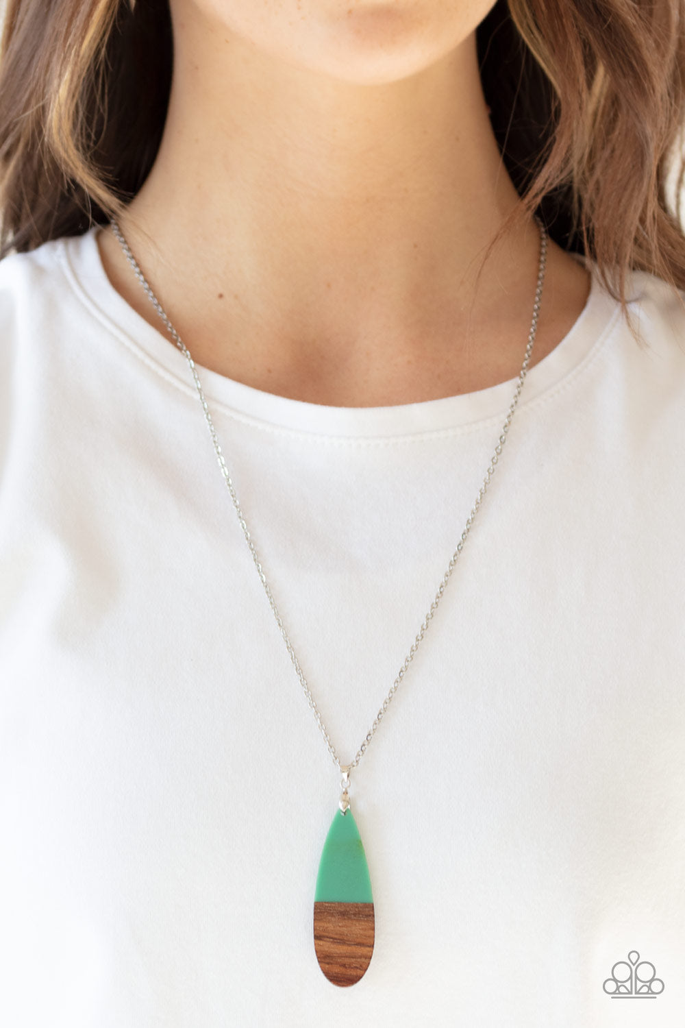 Going Overboard - Green-Paparazzi Necklace (PZ-589)