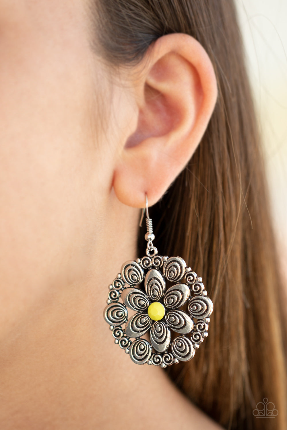 Paparazzi Earrings - Grove Groove - Yellow (PZ-1099)