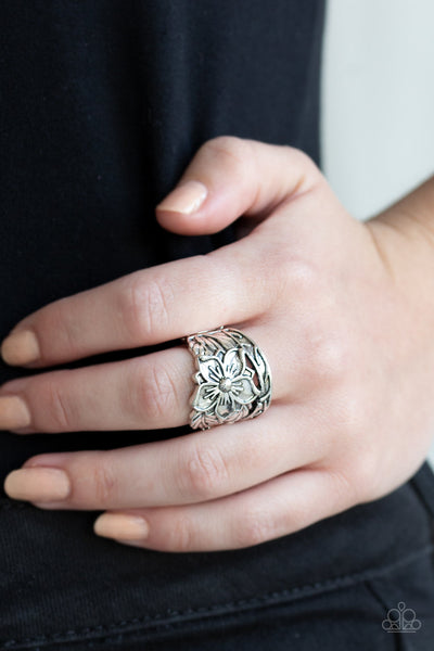 Paparazzi Ring - Hibiscus Highland - Silver (R206)