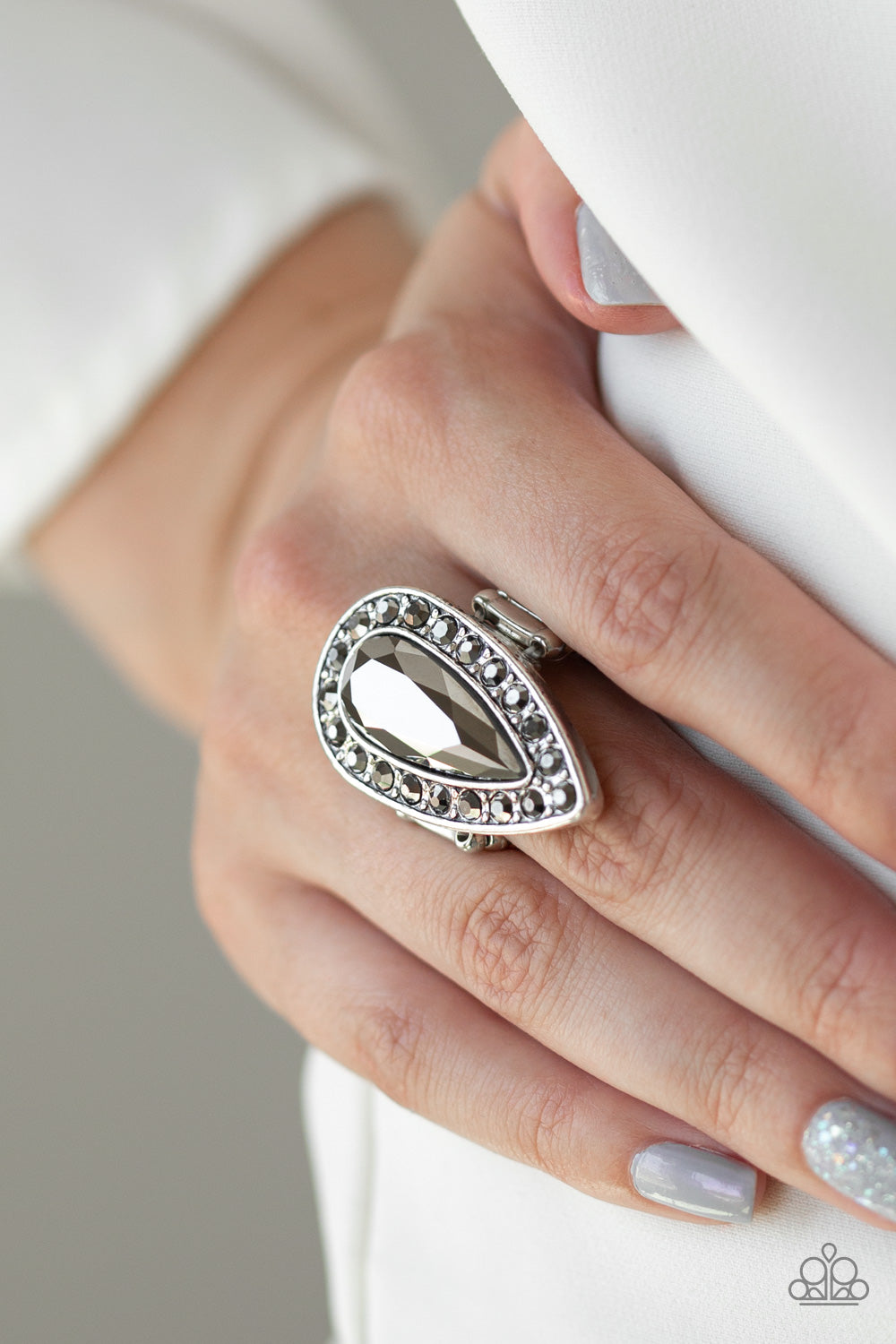 Paparazzi Ring - Majestic Mayhem - Silver (R220)