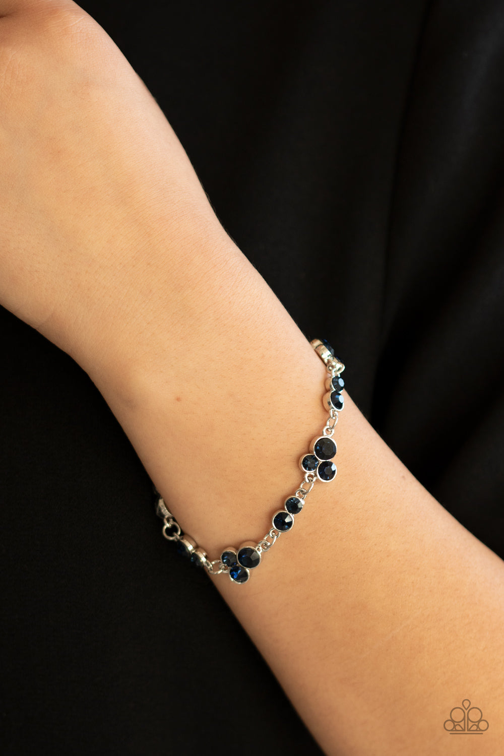 Social GLISTENING - Blue Paparazzi Bracelet (PZ-052)