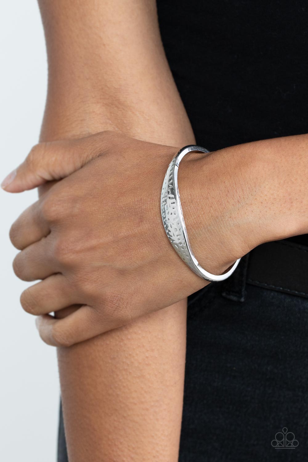 Ancient Accolade - Silver Paparazzi Bracelet (PZ-3270)
