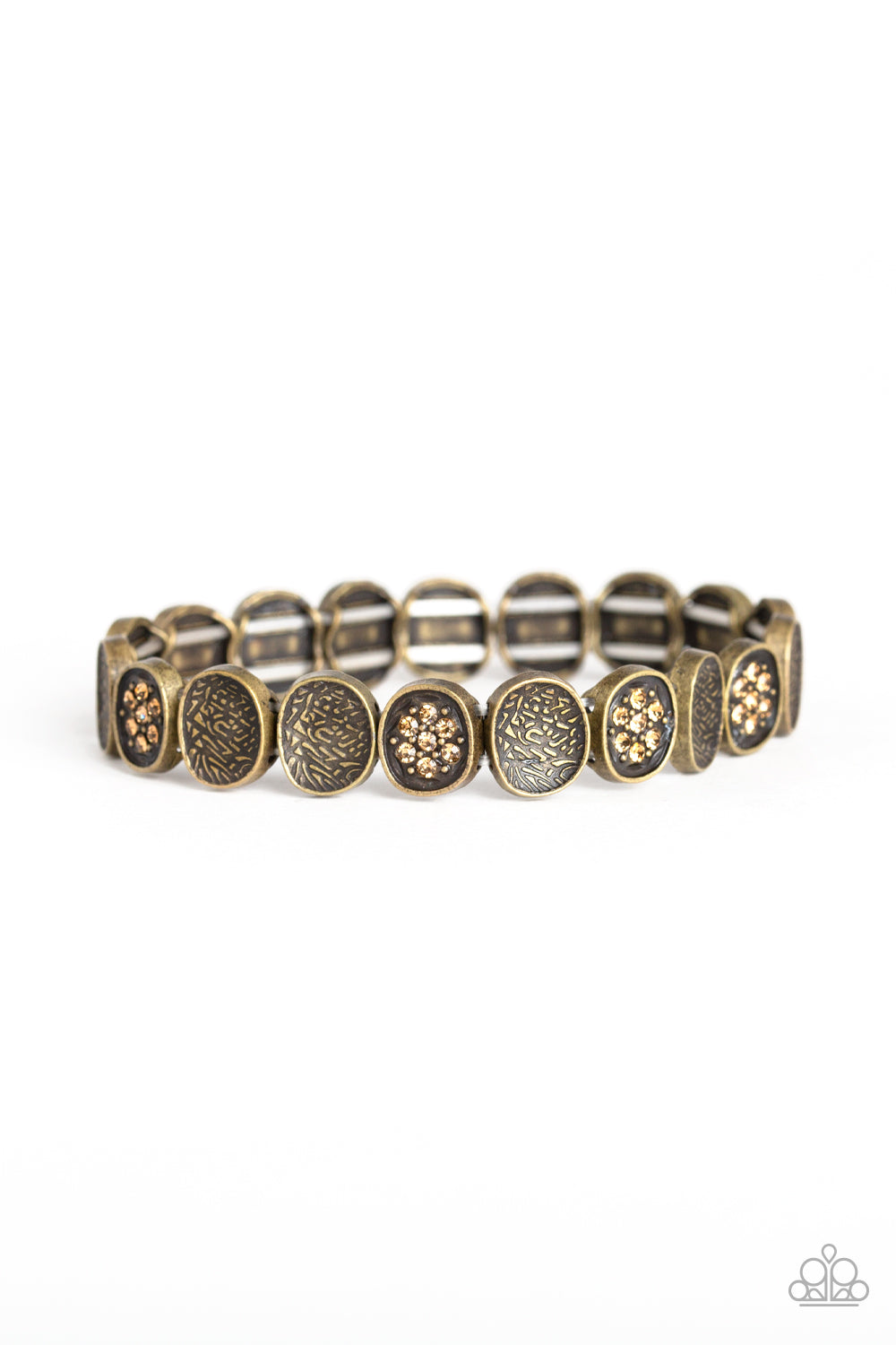 Paparazzi Bracelet - Dainty Queen - Brass (#1829)