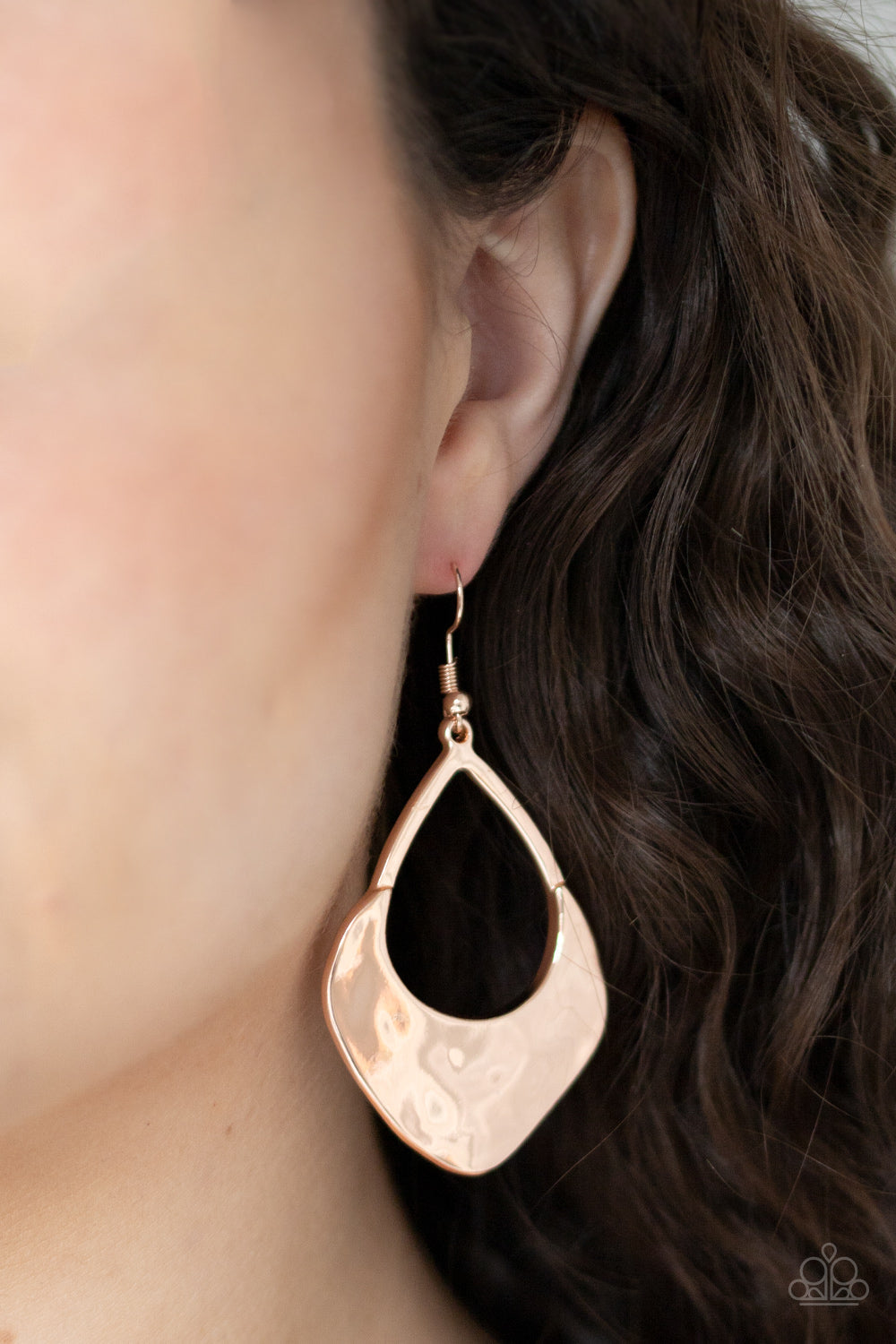 Paparazzi Earrings - Dig Your Heels In - Rose Gold (#1534)