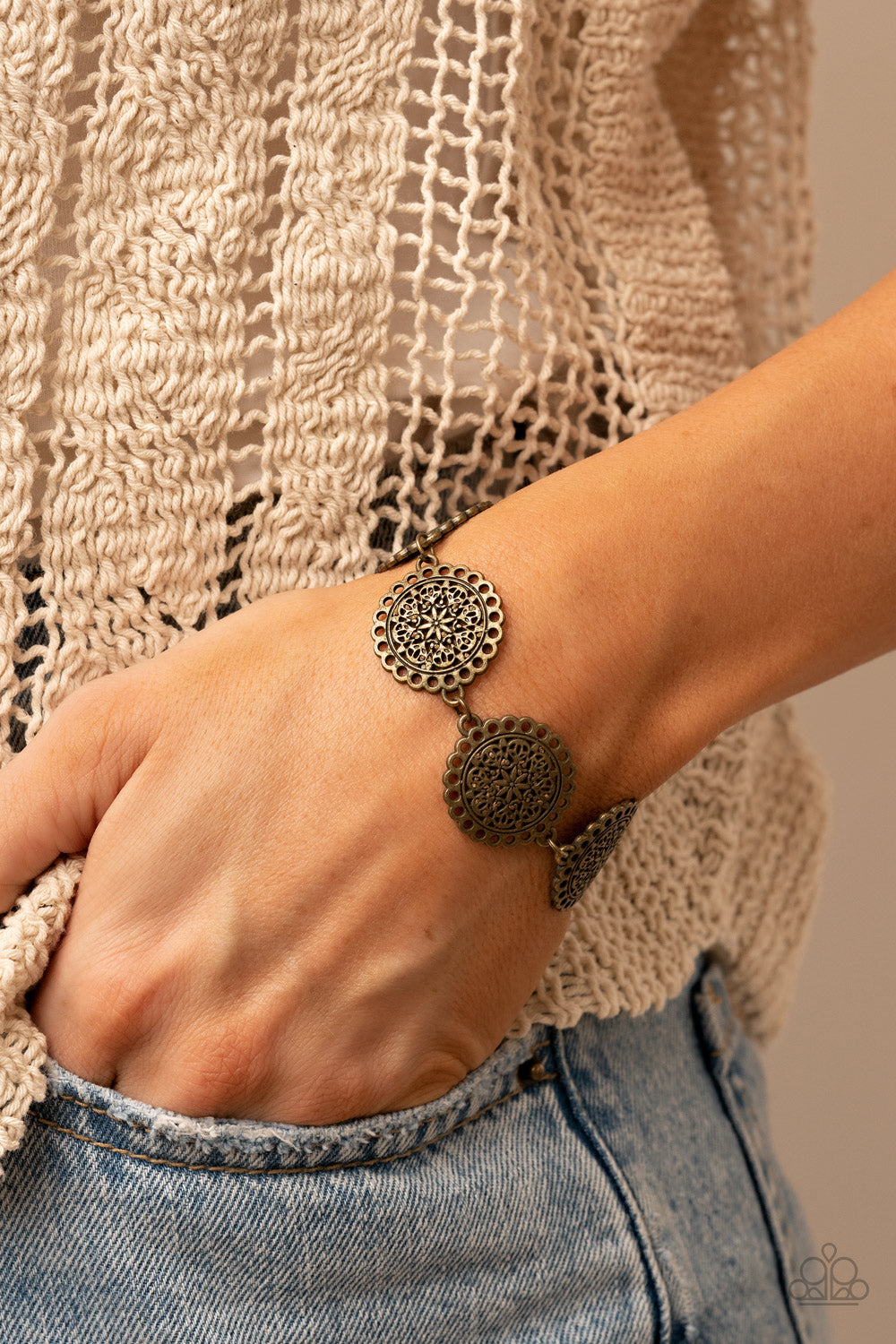 Garden Gate Glamour - Brass Paparazzi Bracelet (#3048)