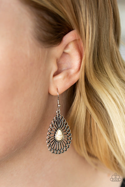 Paparazzi Earrings - Simply Sedimentary - White (#1125)