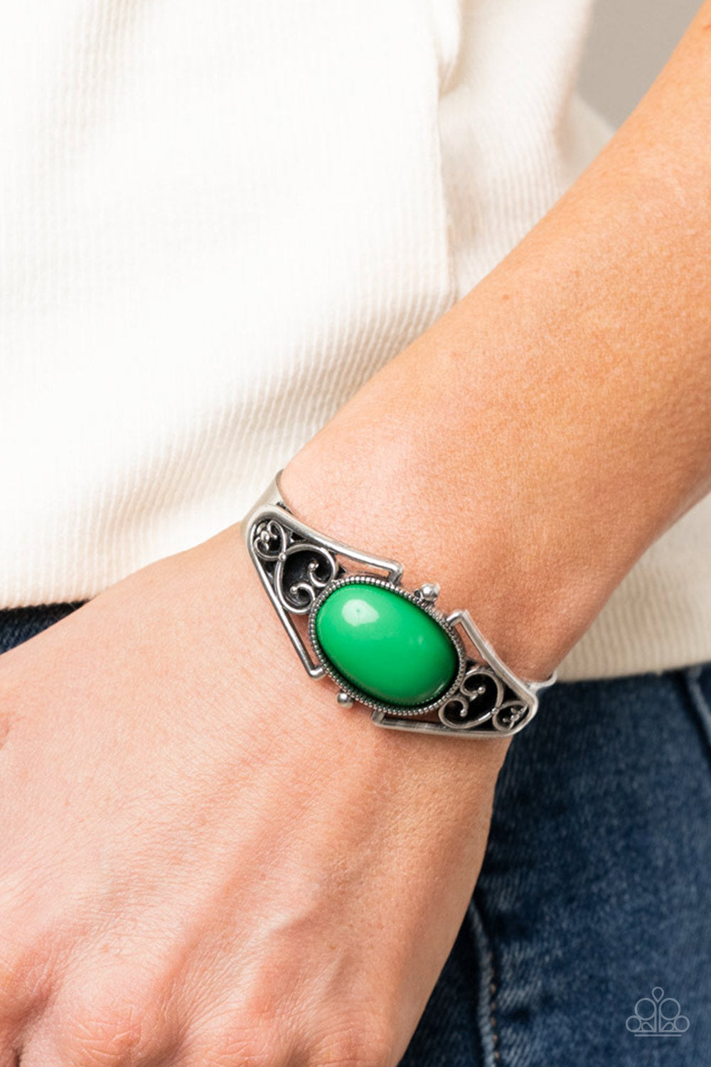 Springtime Trendsetter - Green Paparazzi Bracelet (PZ-5372)