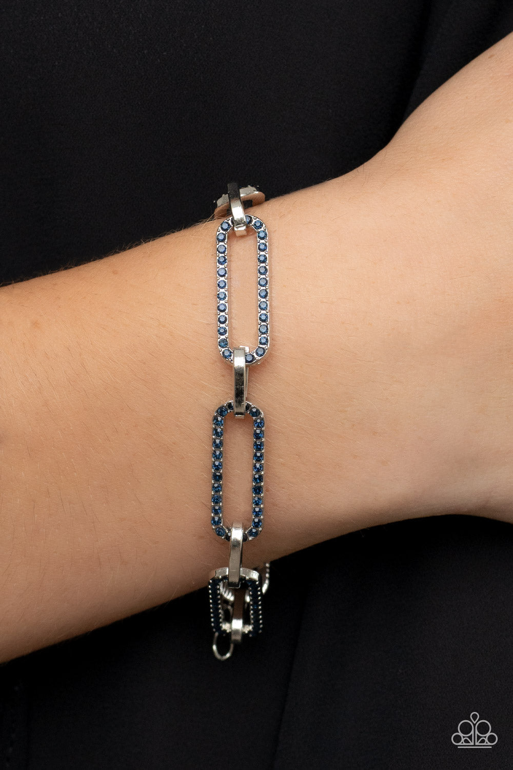 Still Not OVAL You - Blue Paparazzi Bracelet (PZ-1128)