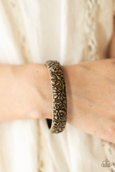 Victorian Meadow - Brass Paparazzi Bracelet