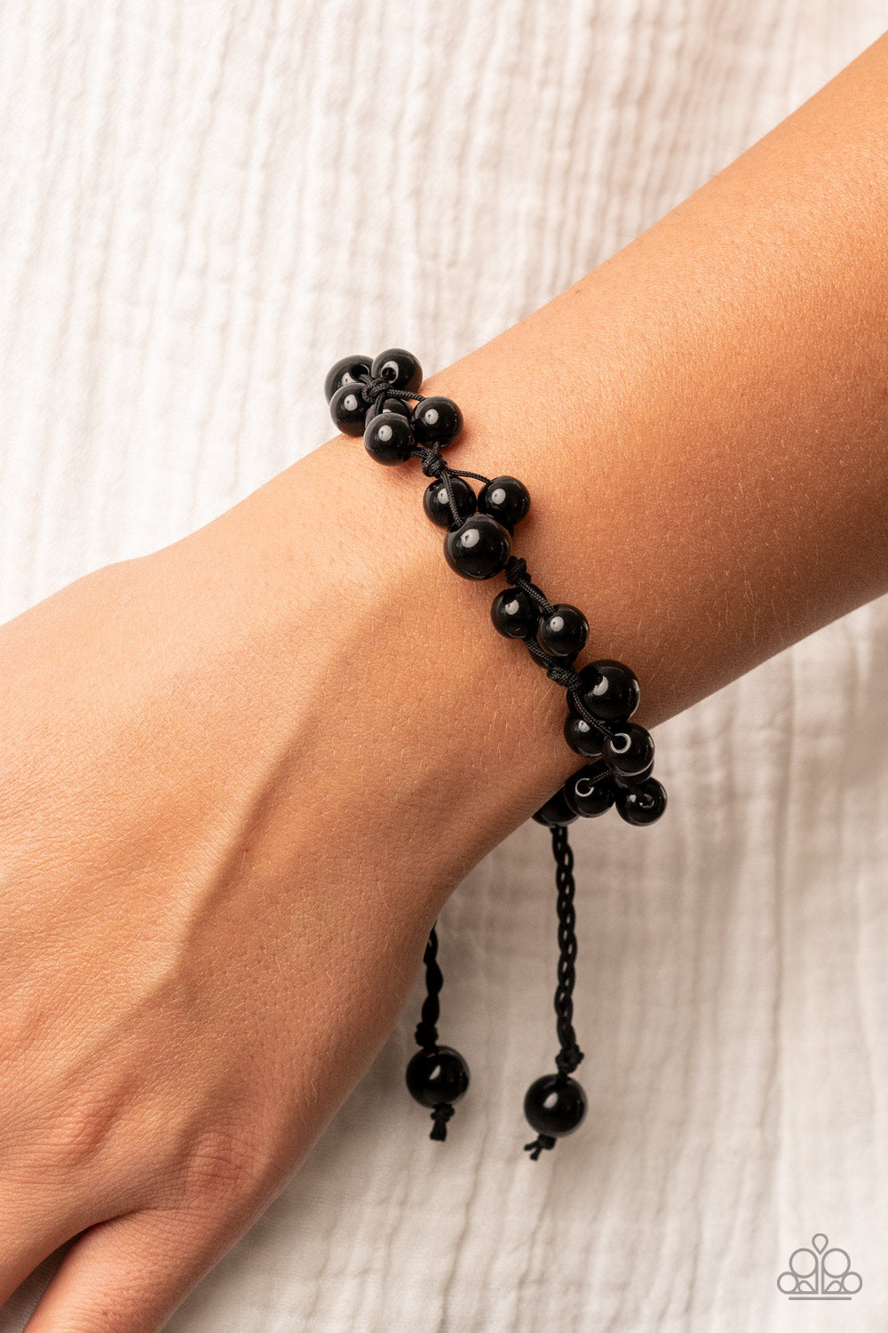 Vintage Versatility - Black Paparazzi Bracelet (#4602)