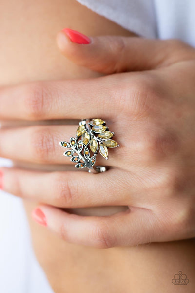 Glowing Gardenista - Yellow Paparazzi Ring (R139)