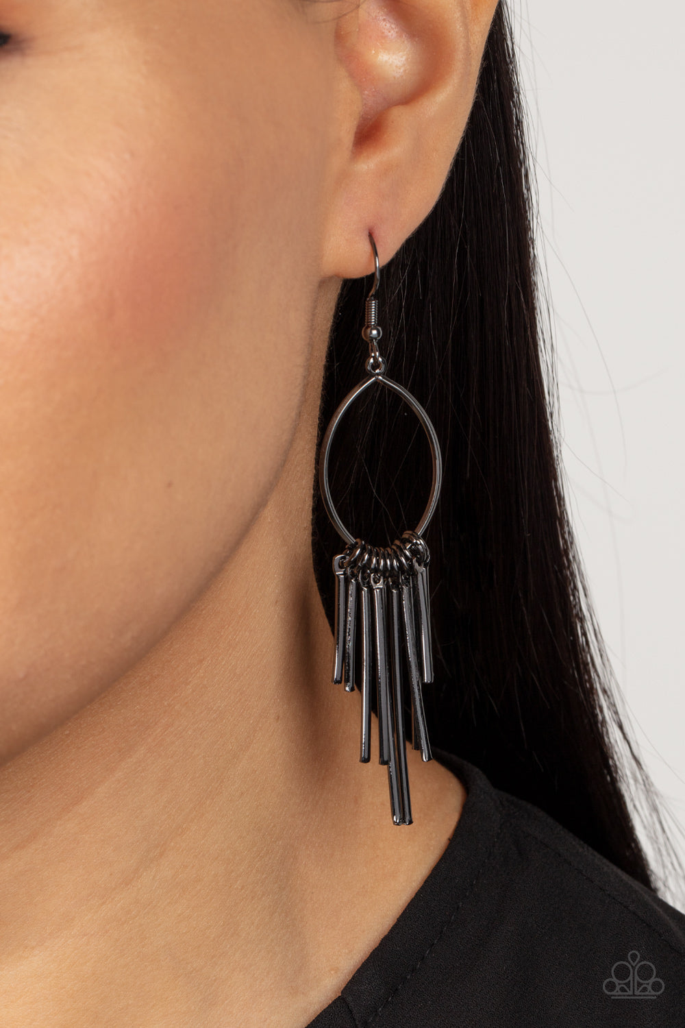 Mood Swing - Black Paparazzi Earring (#4641)