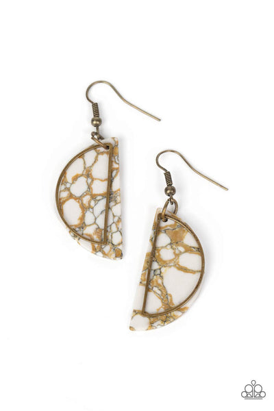 Flashdance Fashionista - Brass Paparazzi Earring (#5062)