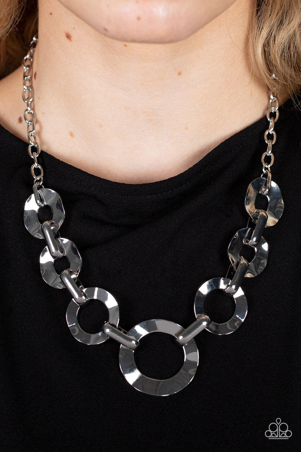 Mechanical Masterpiece - Silver Paparazzi Necklace (PZ-883)