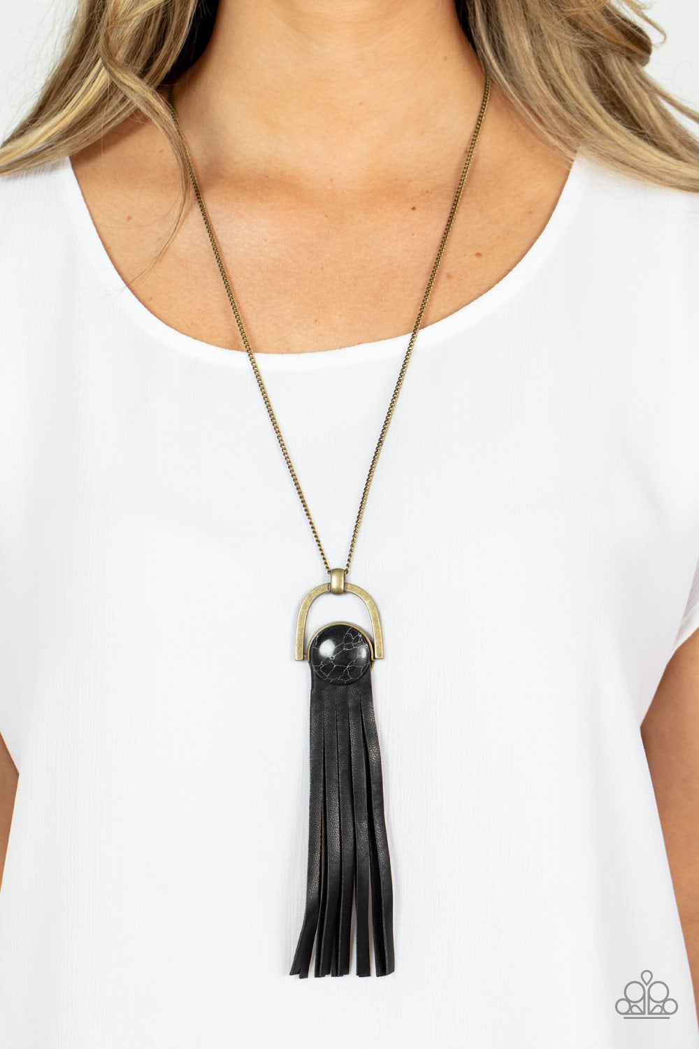 Winslow Wanderer - Brass Paparazzi Necklace (PZ-3256)