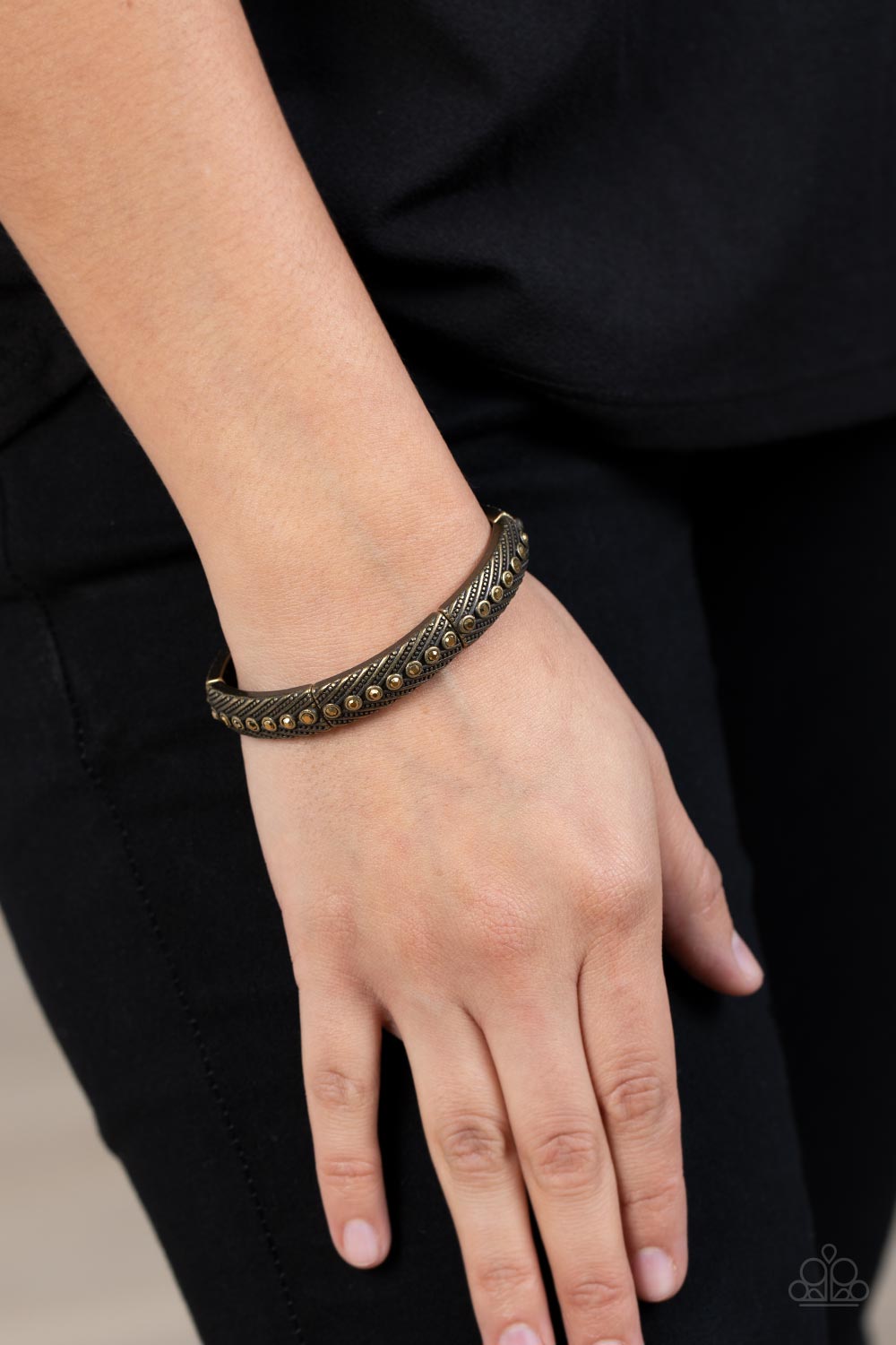 Risk-Taking Twinkle - Brass Paparazzi Bracelet (PZ-3527)