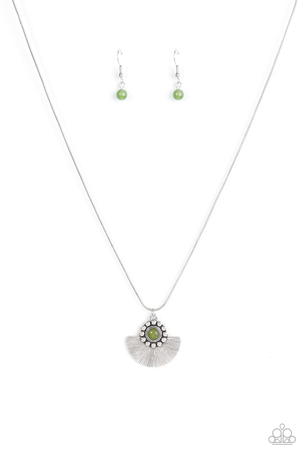 Magnificent Manifestation - Green Paparazzi Necklace (PZ-1024)