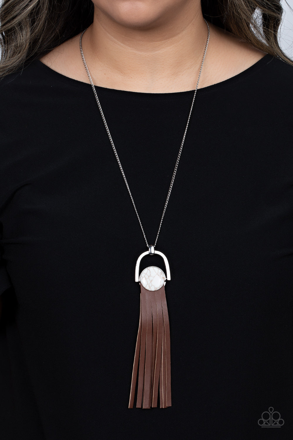 Winslow Wanderer - White Paparazzi Necklace (#2851)
