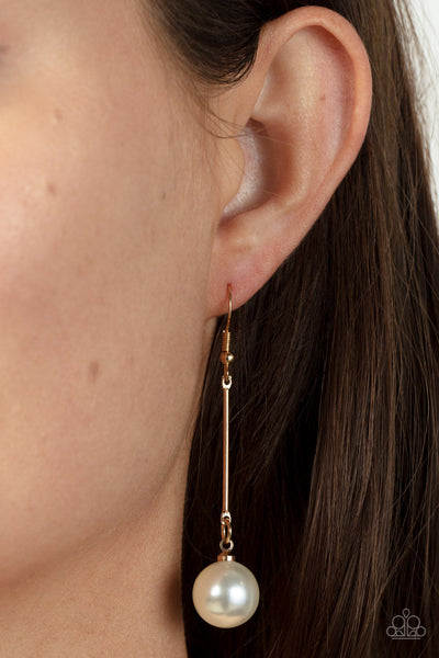 Pearl Redux - Gold Paparazzi Earring (#5240)