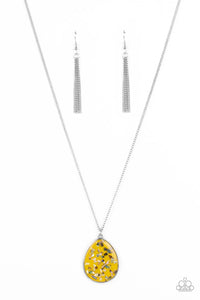 Shimmering Seafloors - Yellow Paparazzi Necklace (5084)