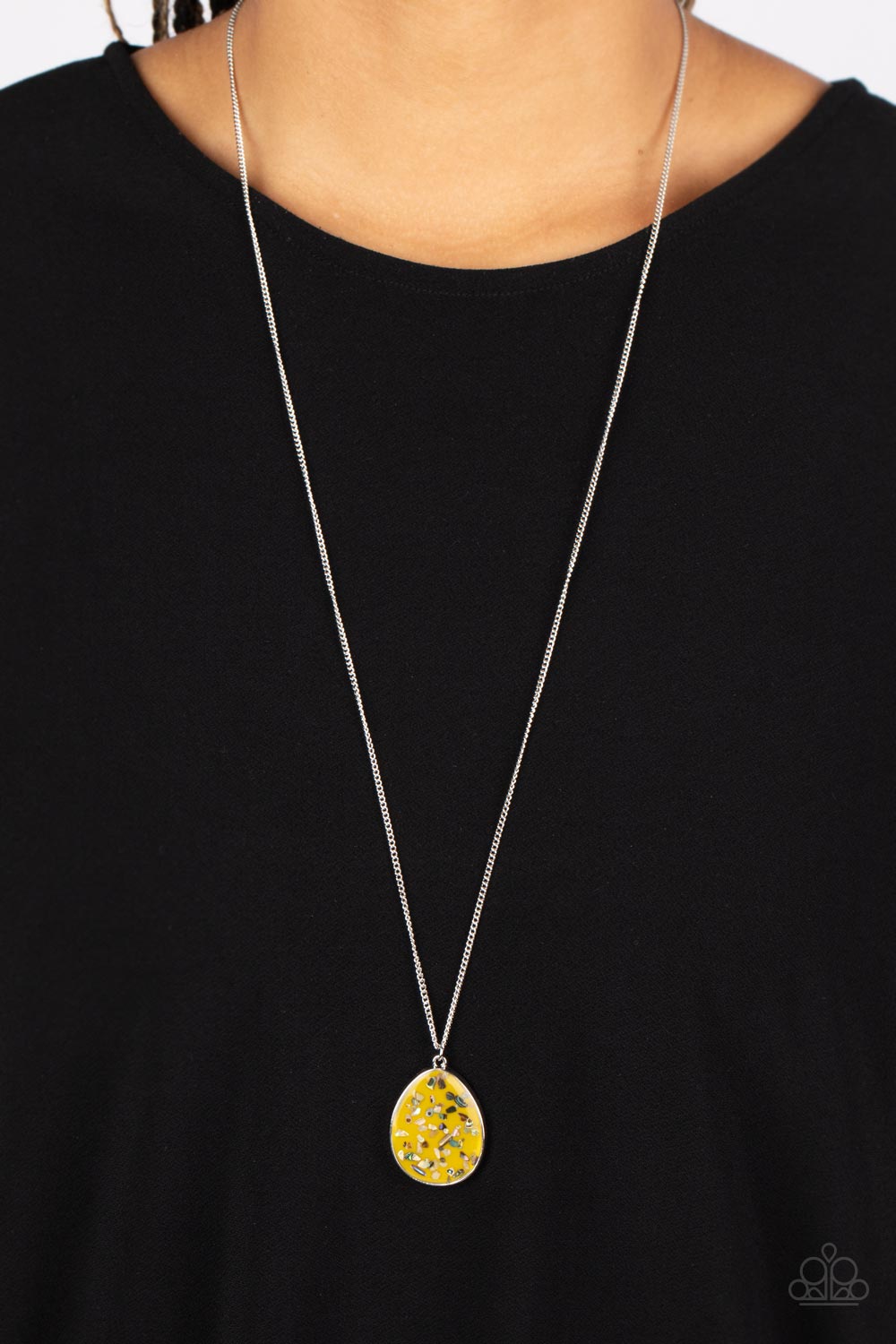 Shimmering Seafloors - Yellow Paparazzi Necklace (5084)
