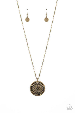 Summer HOMESTEAD - Brass Paparazzi Necklace (#4914)